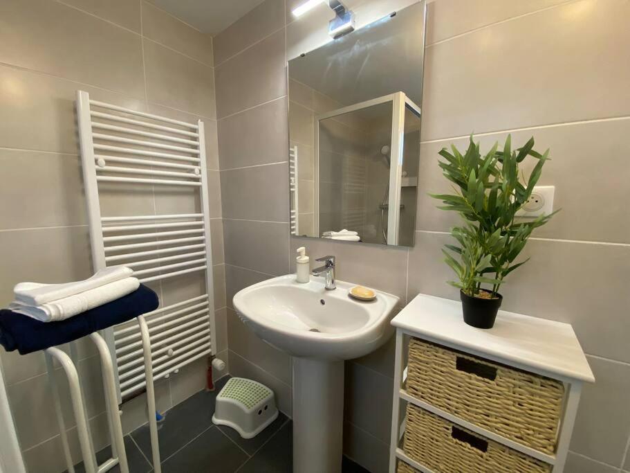 Maison De Charme - 4 Chambres - Courette & Parking Gratuit Amiens Luaran gambar